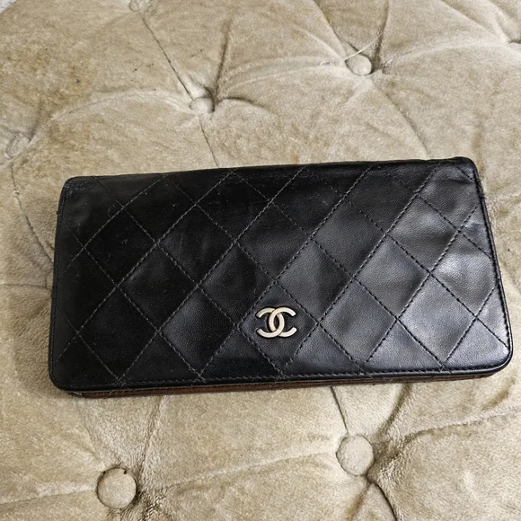 Authentic Chanel long wallet - Picture 1 of 10